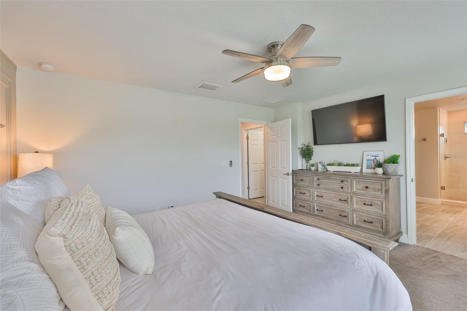 Listing photo id 22 for 5511 Del Coronado Drive