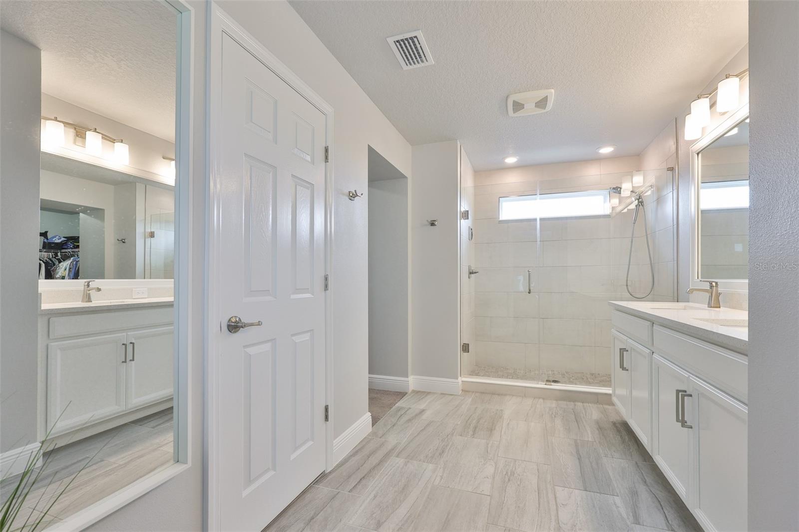 Listing photo id 24 for 5511 Del Coronado Drive