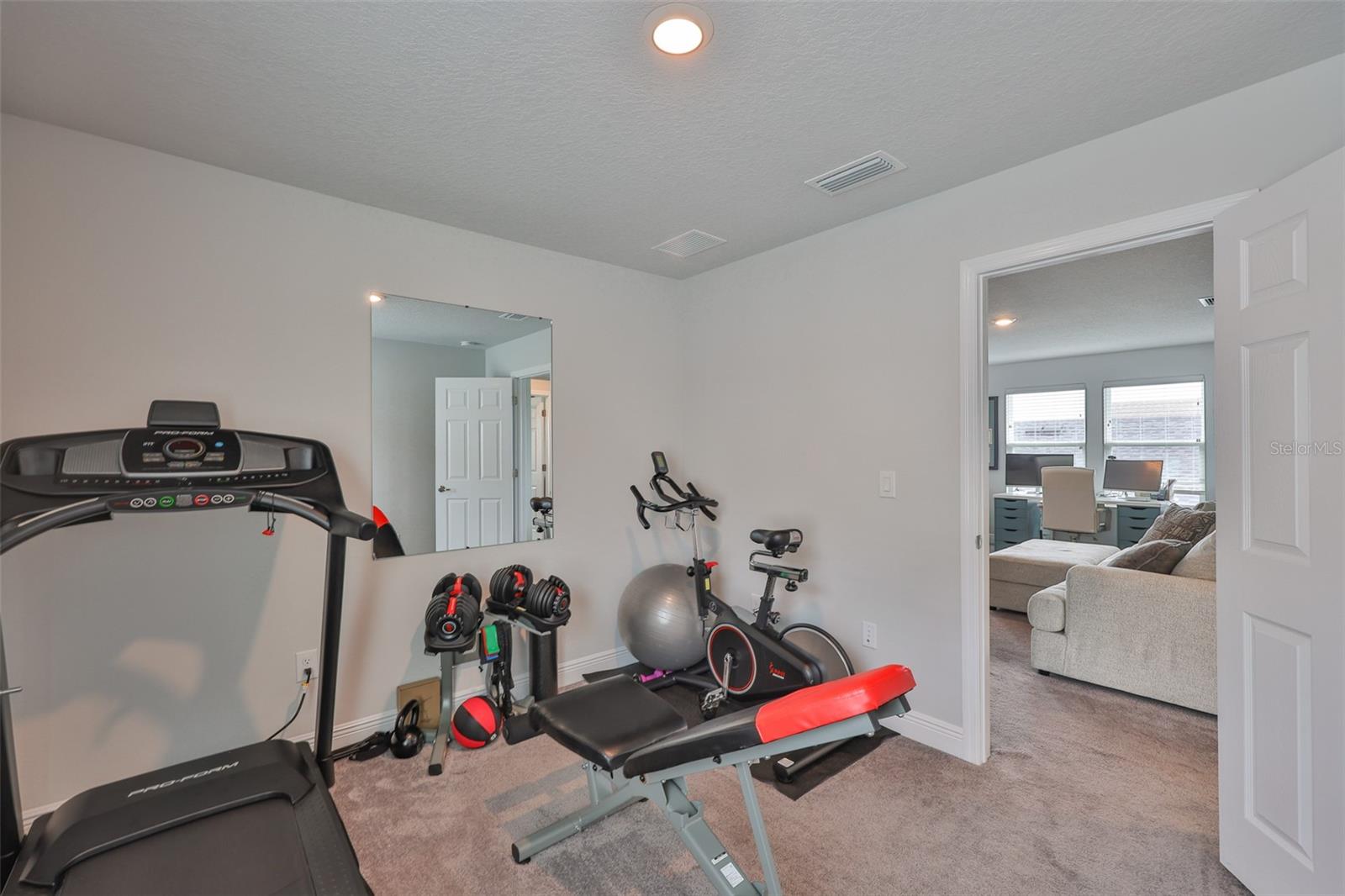 Listing photo id 37 for 5511 Del Coronado Drive