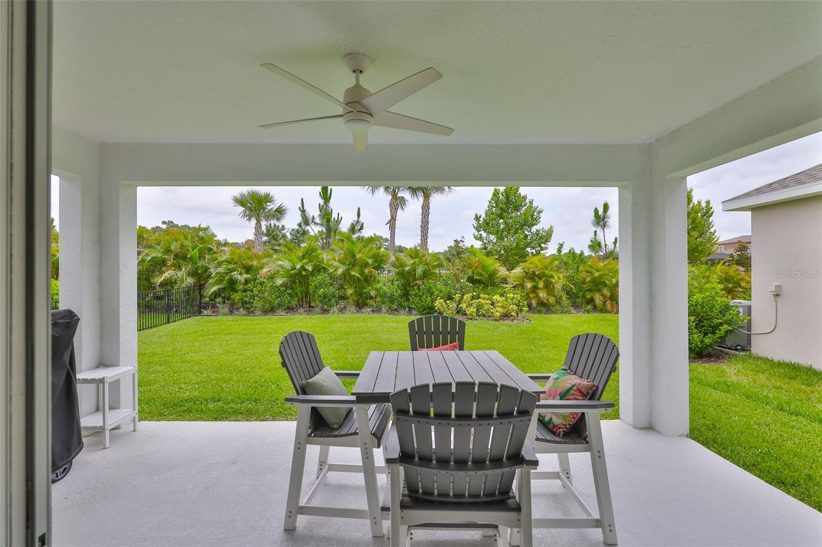 Listing photo id 39 for 5511 Del Coronado Drive