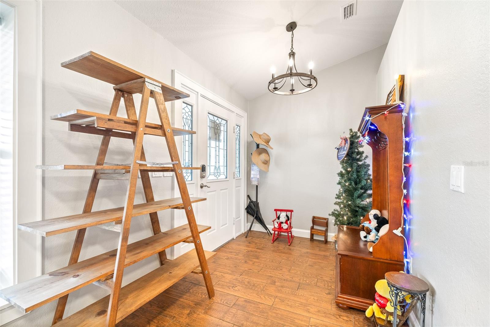 Image 8 of 61 For 124 Pangola Drive