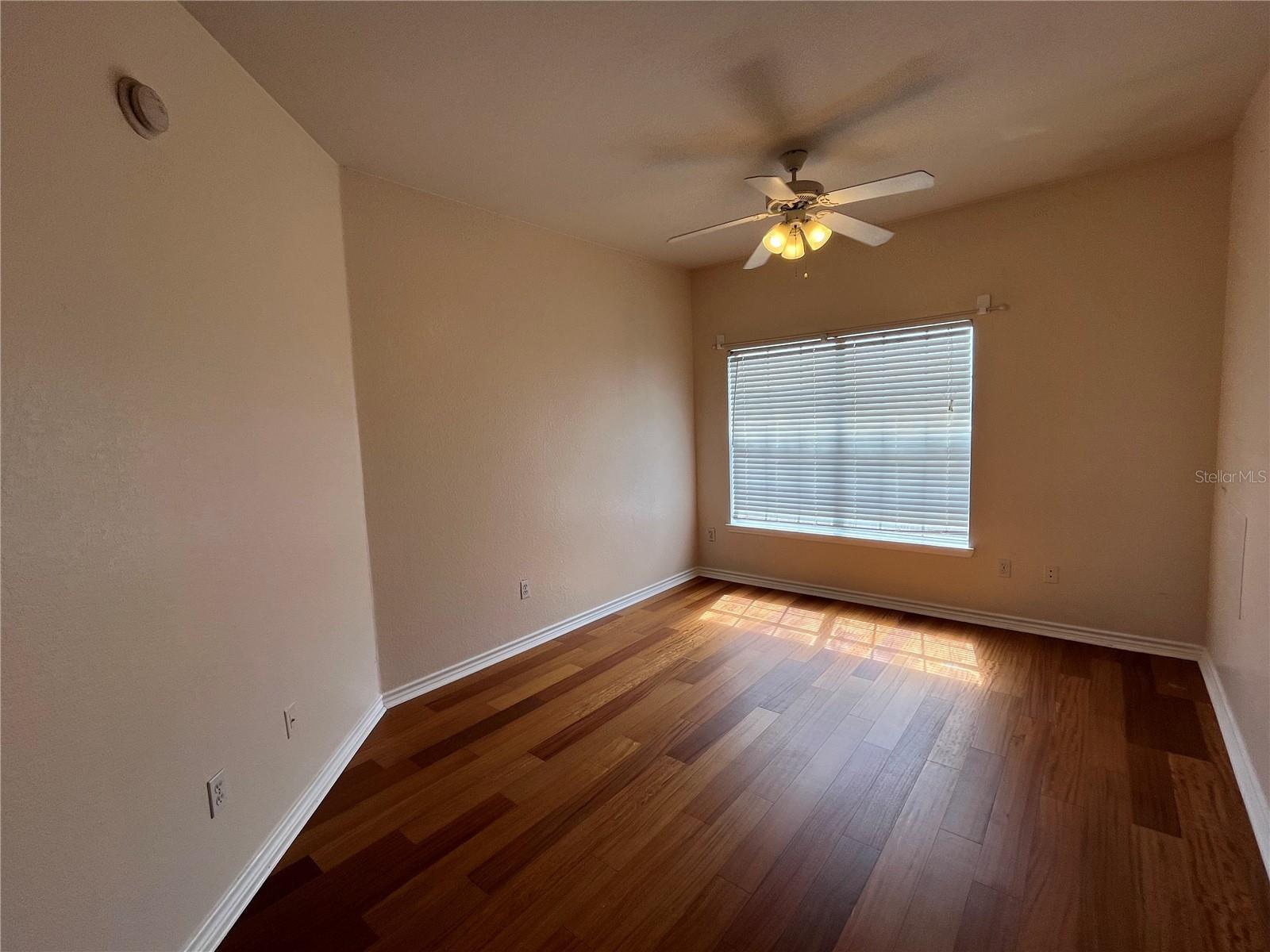Image 11 of 30 For 4305 Bayside Village Drive 301