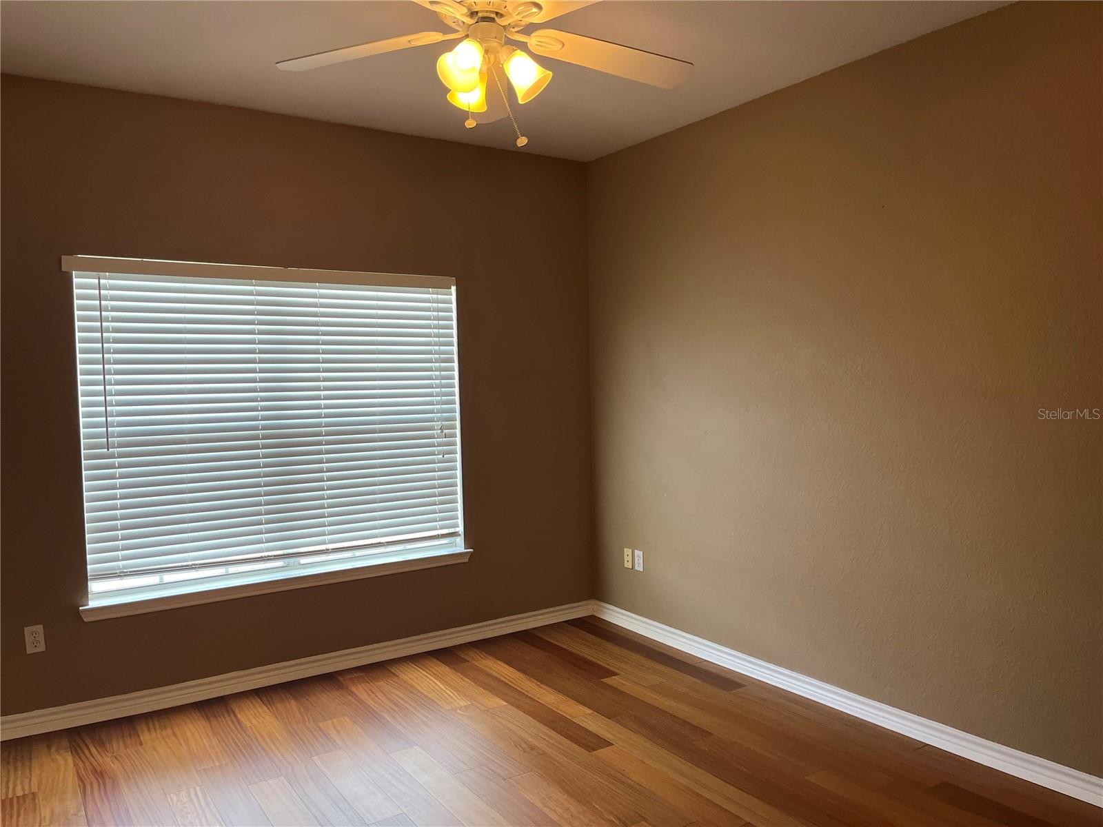 Image 14 of 30 For 4305 Bayside Village Drive 301
