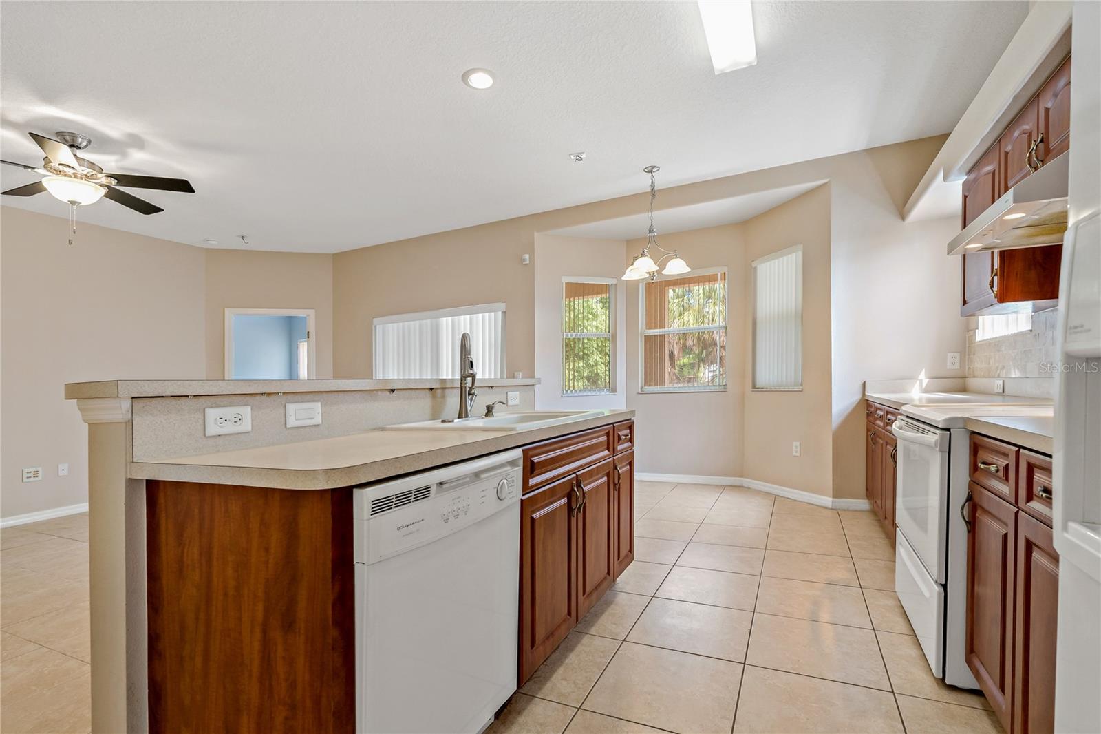 Image 9 of 37 For 6625 Interbay Boulevard