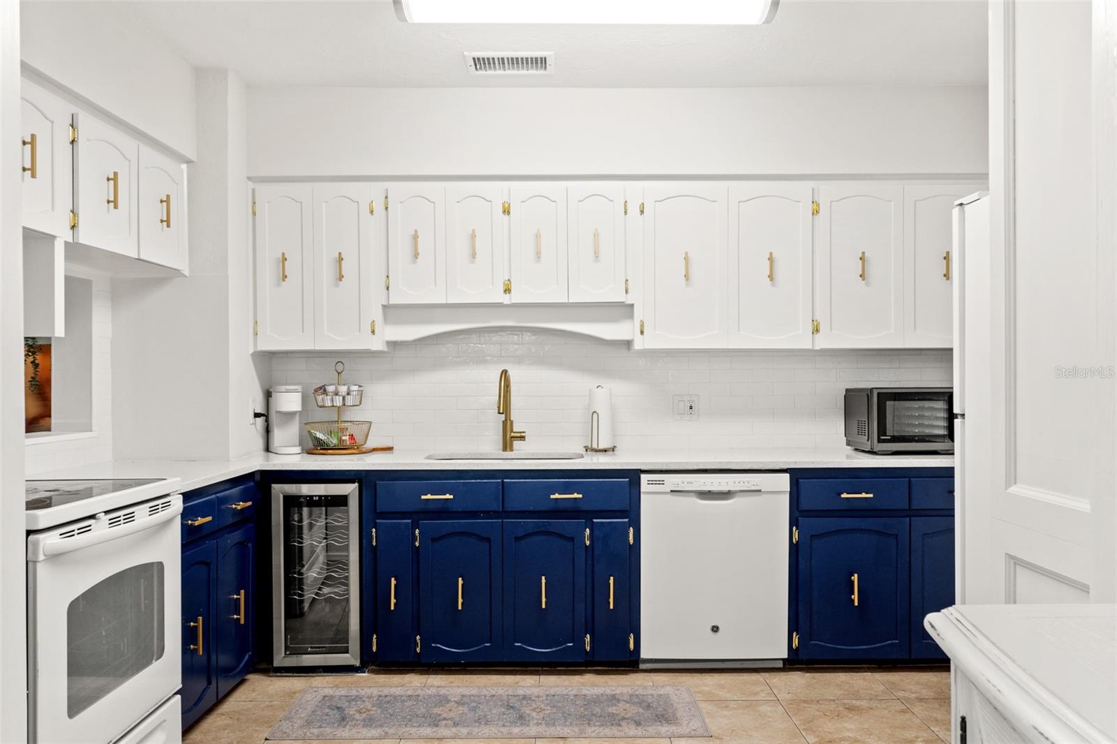 Listing photo id 10 for 4616 Matanzas Avenue