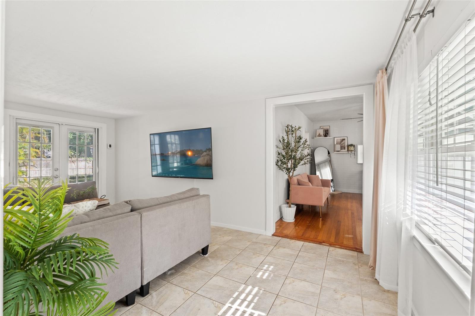 Listing photo id 12 for 4616 Matanzas Avenue