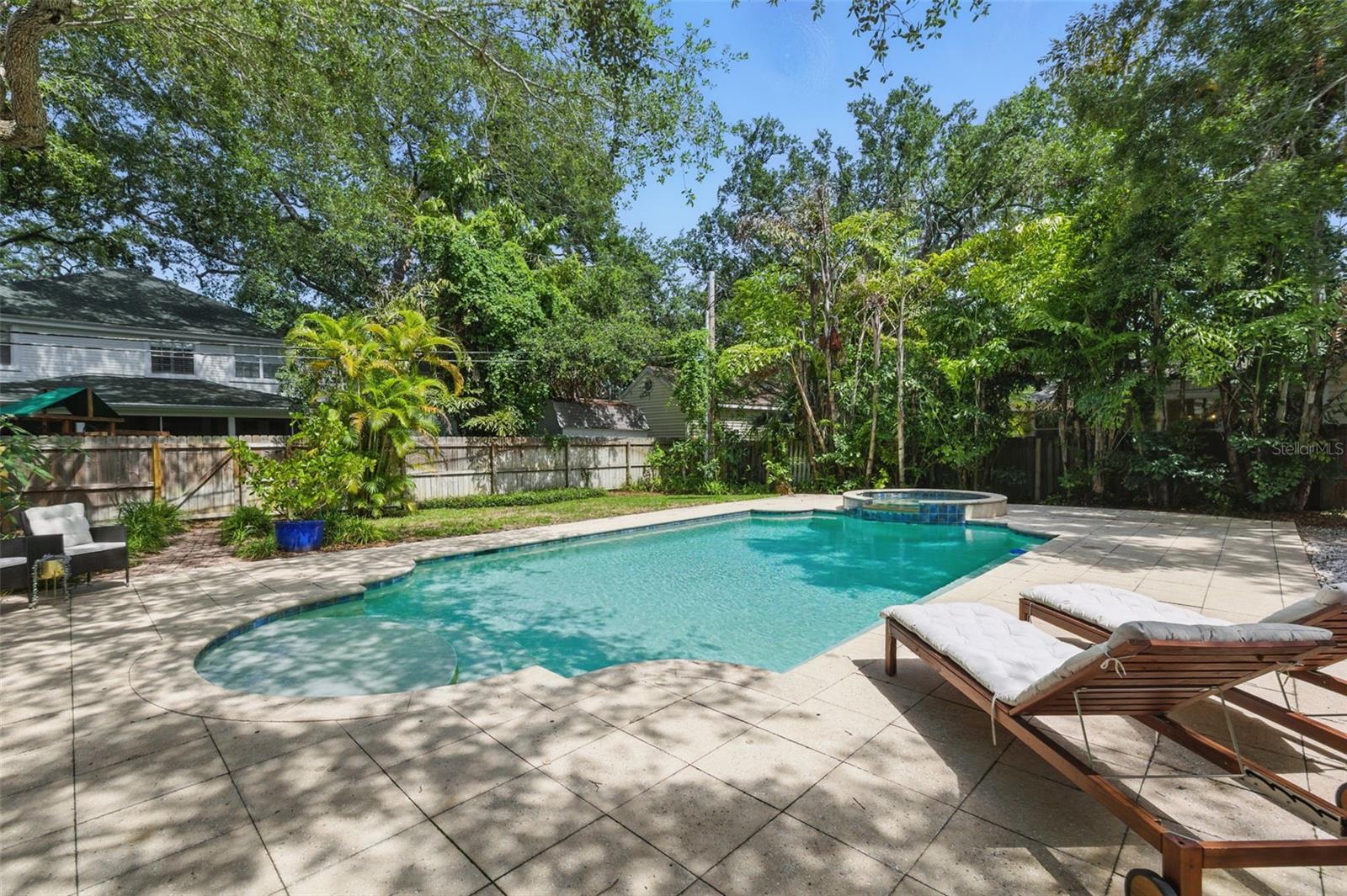 Listing photo id 0 for 4616 Matanzas Avenue