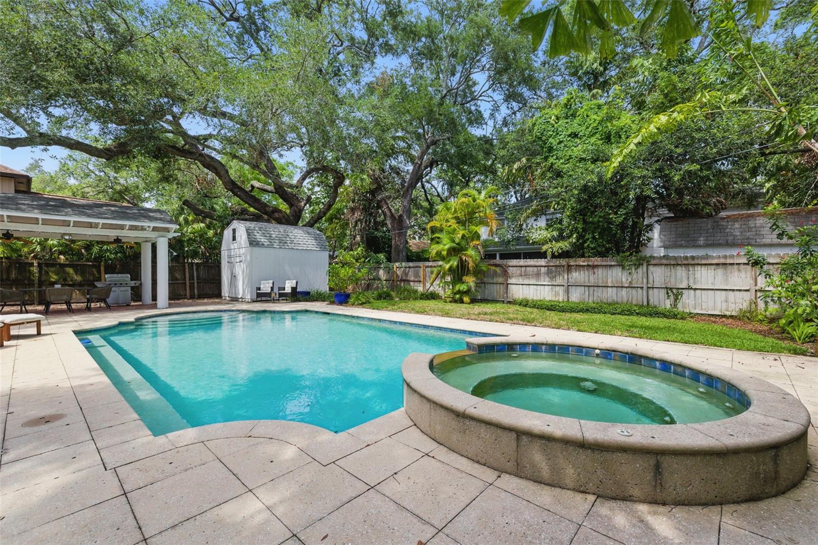 Listing photo id 22 for 4616 Matanzas Avenue