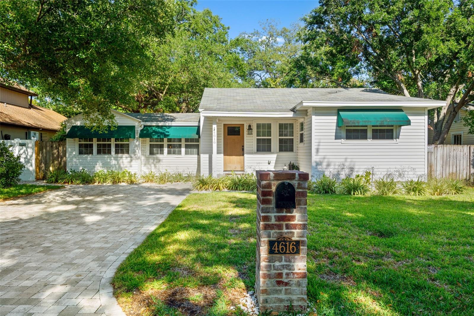 Listing photo id 4 for 4616 Matanzas Avenue