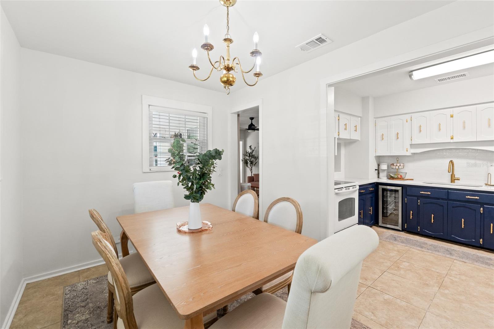 Listing photo id 7 for 4616 Matanzas Avenue