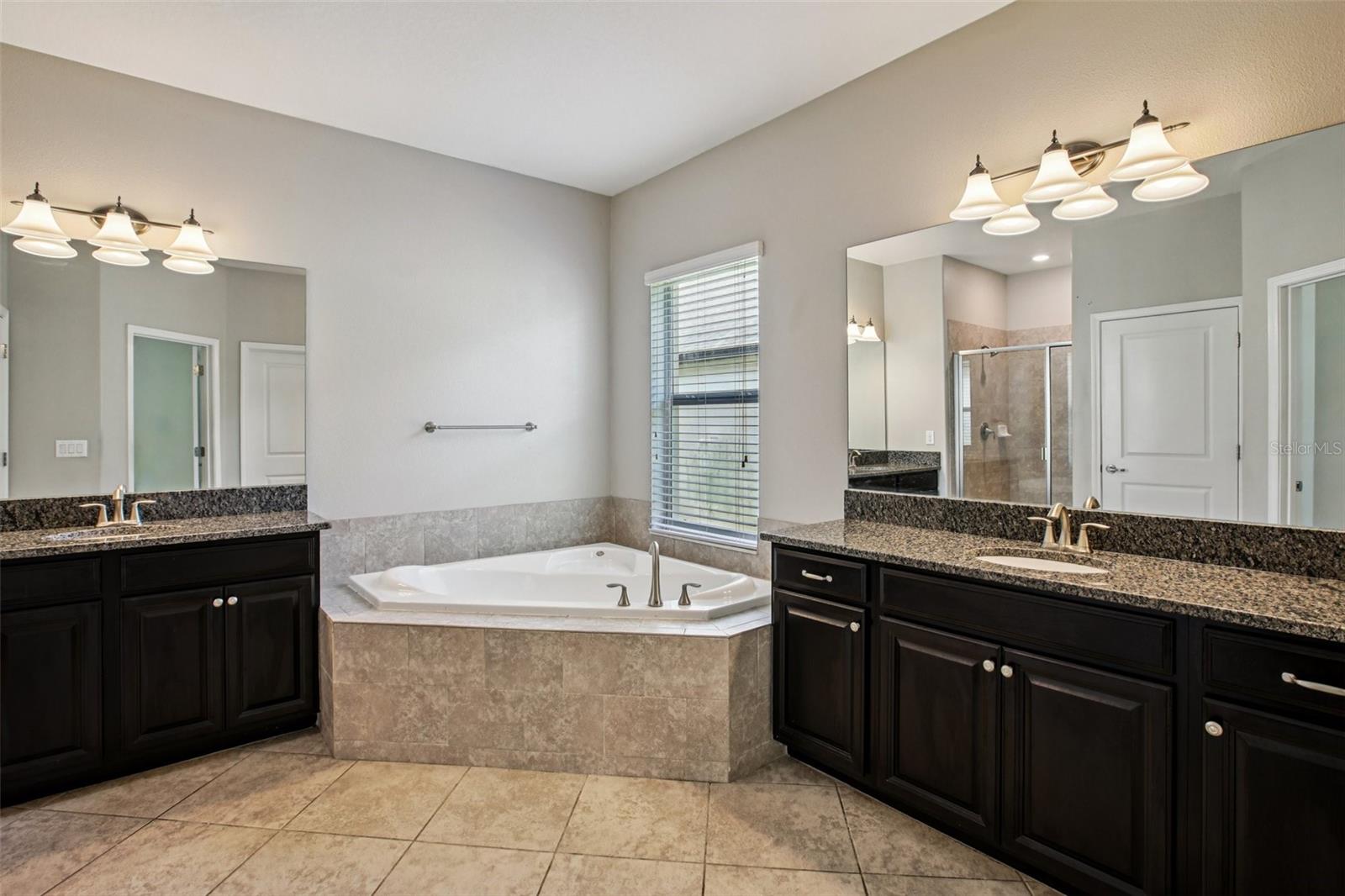 Image 18 of 41 For 3147 Calvano Drive