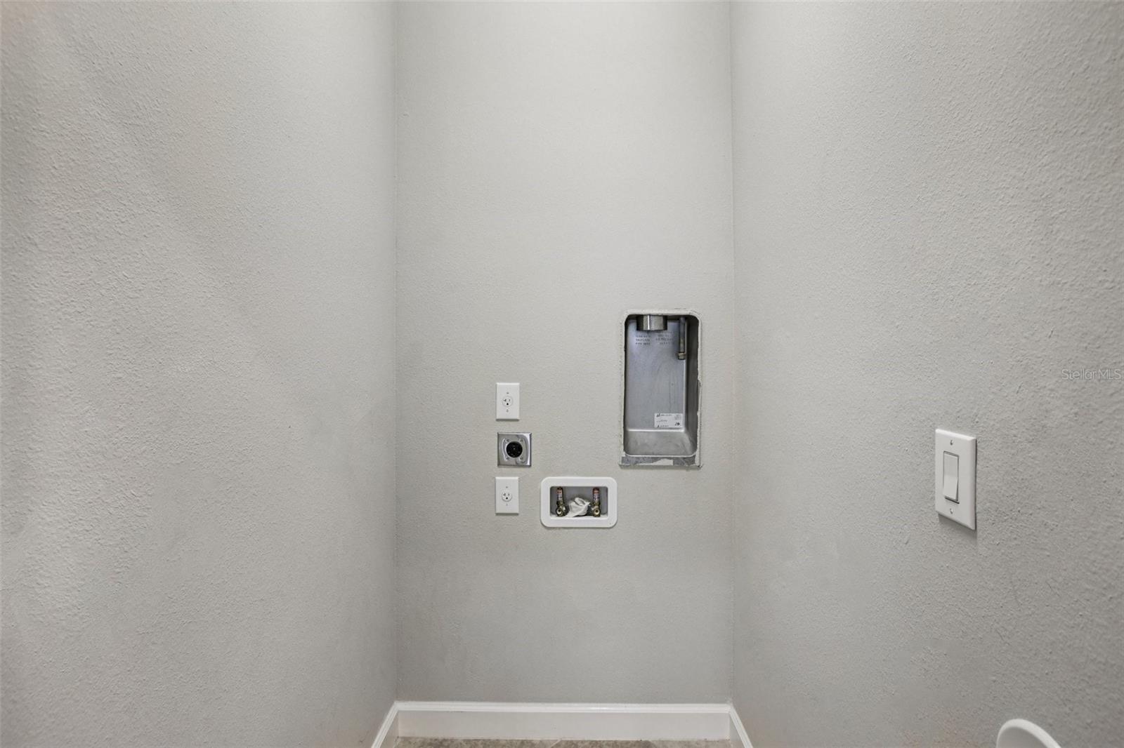 Image 21 of 41 For 3147 Calvano Drive