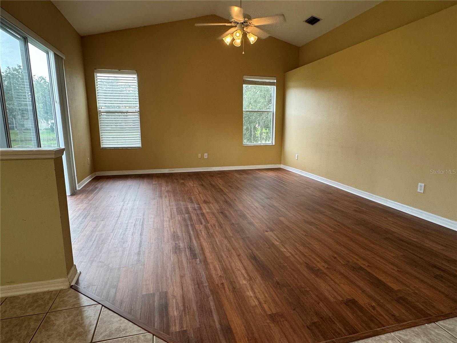 Image 14 of 63 For 10207 Quails Landing Avenue