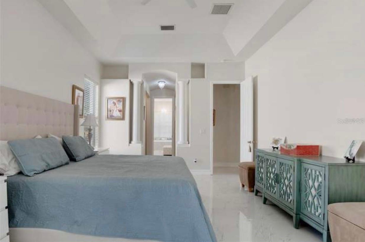 Listing photo id 63 for 10310 Carroll Cove Place