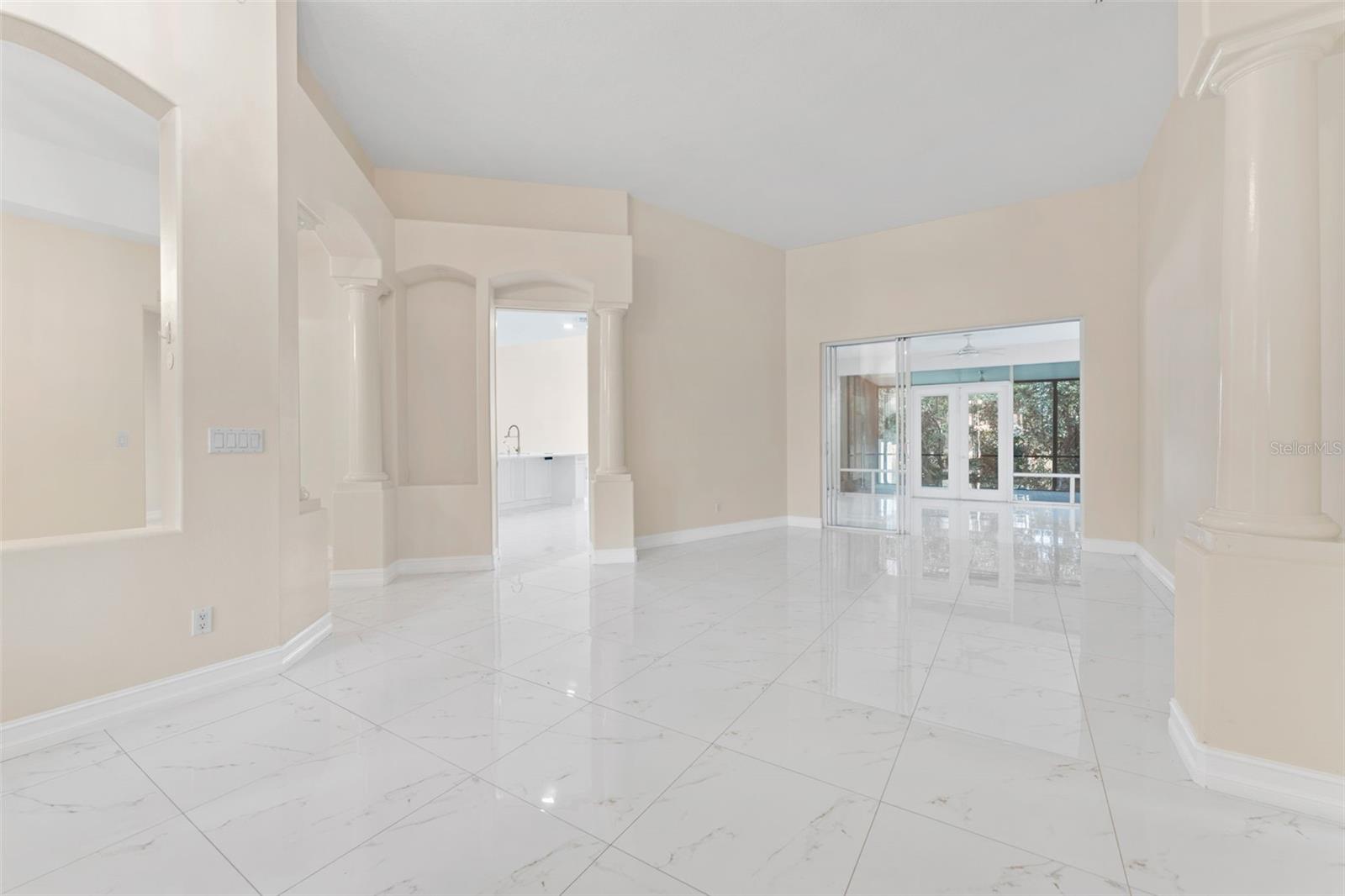 Image 7 of 54 For 10310 Carroll Cove Place