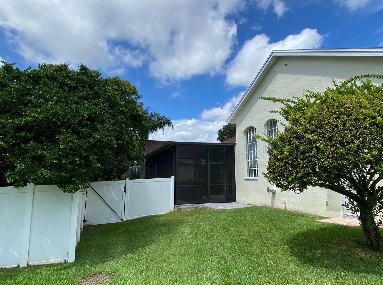 Listing photo id 73 for 10310 Carroll Cove Place