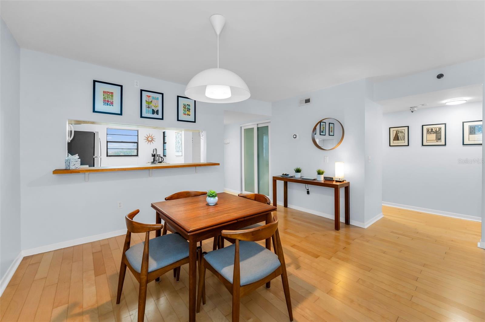 Image 11 of 69 For 19531 Gulf Boulevard 306