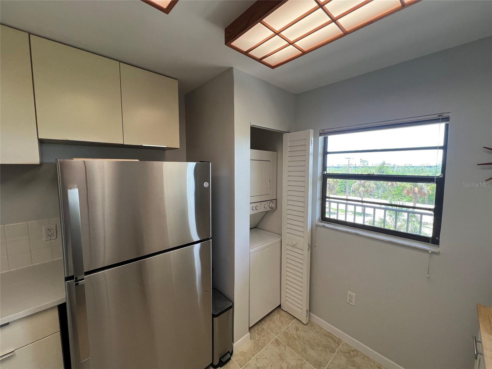 Image 14 of 69 For 19531 Gulf Boulevard 306
