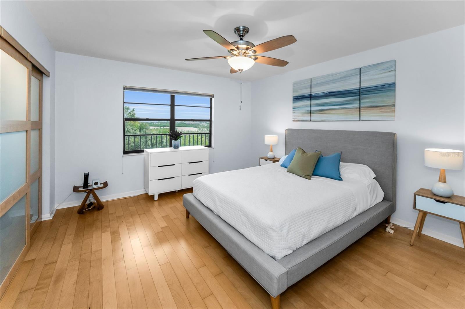 Image 25 of 69 For 19531 Gulf Boulevard 306