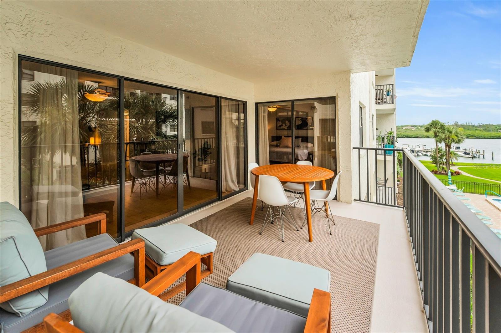 Image 29 of 69 For 19531 Gulf Boulevard 306