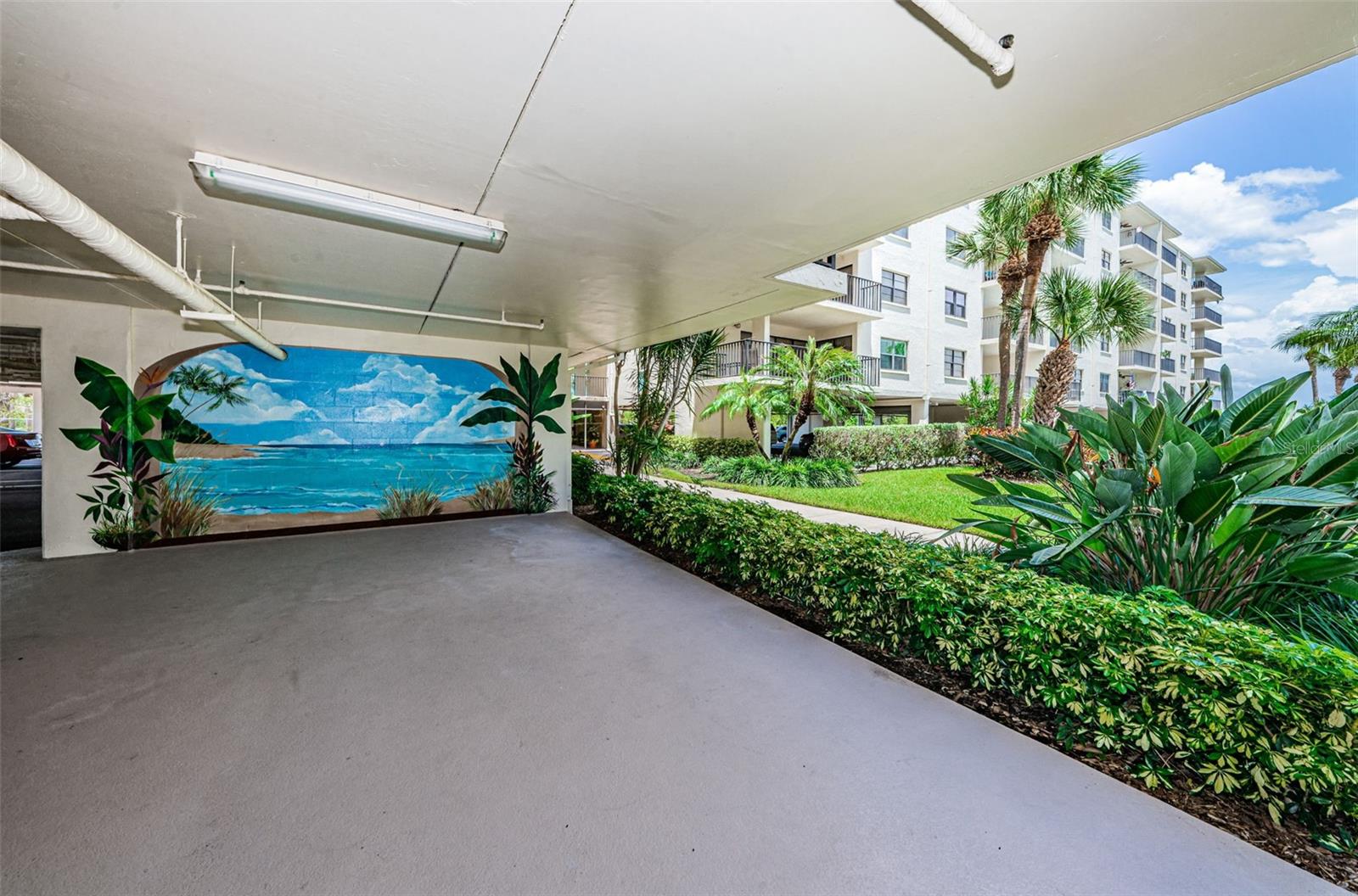 Image 39 of 69 For 19531 Gulf Boulevard 306