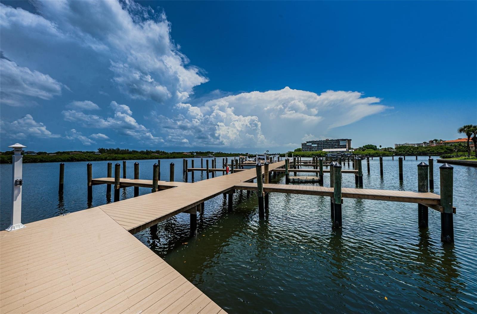 Image 49 of 69 For 19531 Gulf Boulevard 306