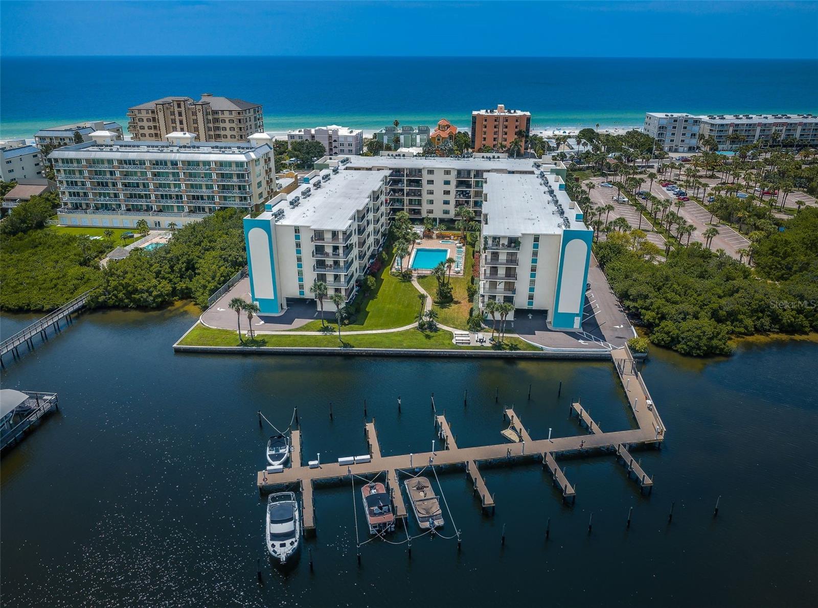 Image 61 of 69 For 19531 Gulf Boulevard 306