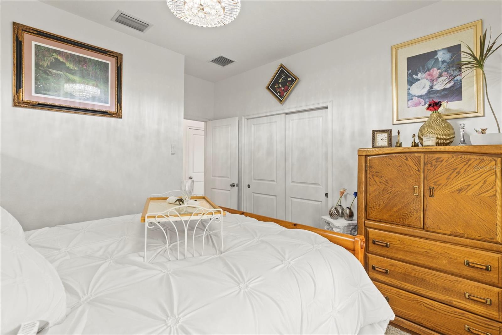 Image 15 of 41 For 944 Old Windsor Way