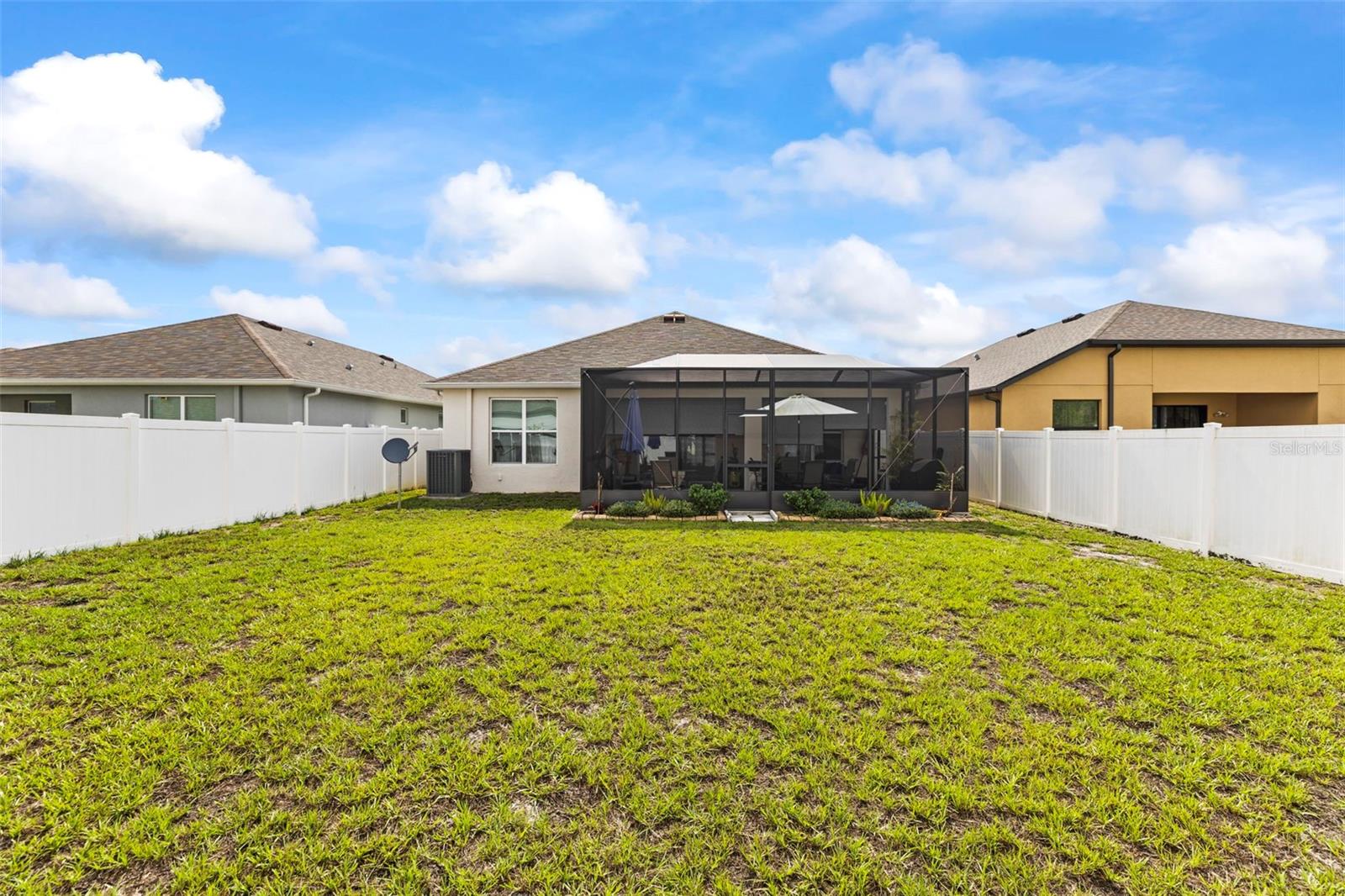 Image 37 of 41 For 944 Old Windsor Way