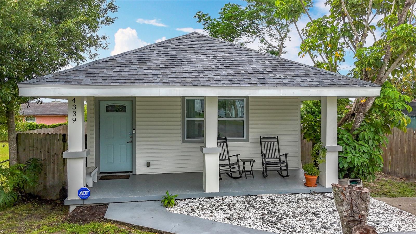 Listing photo id 0 for 4339 58 Avenue N