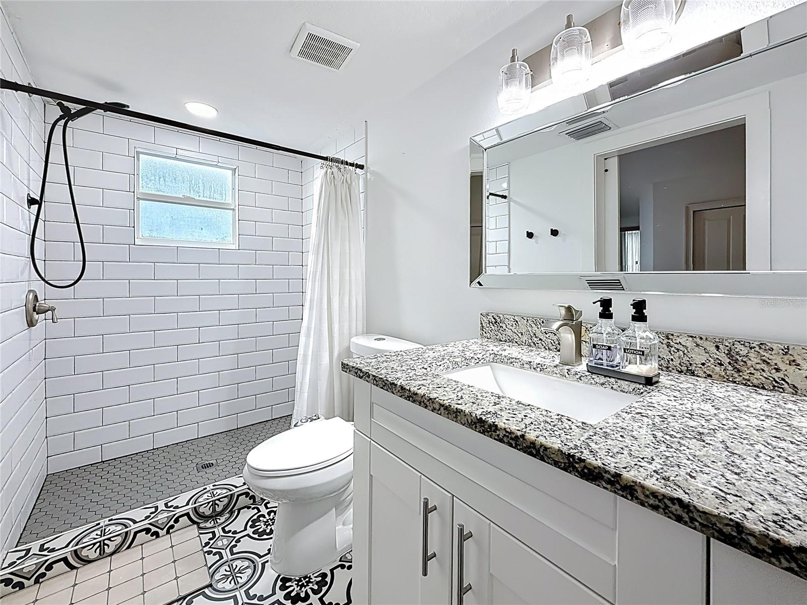 Listing photo id 29 for 4339 58 Avenue N
