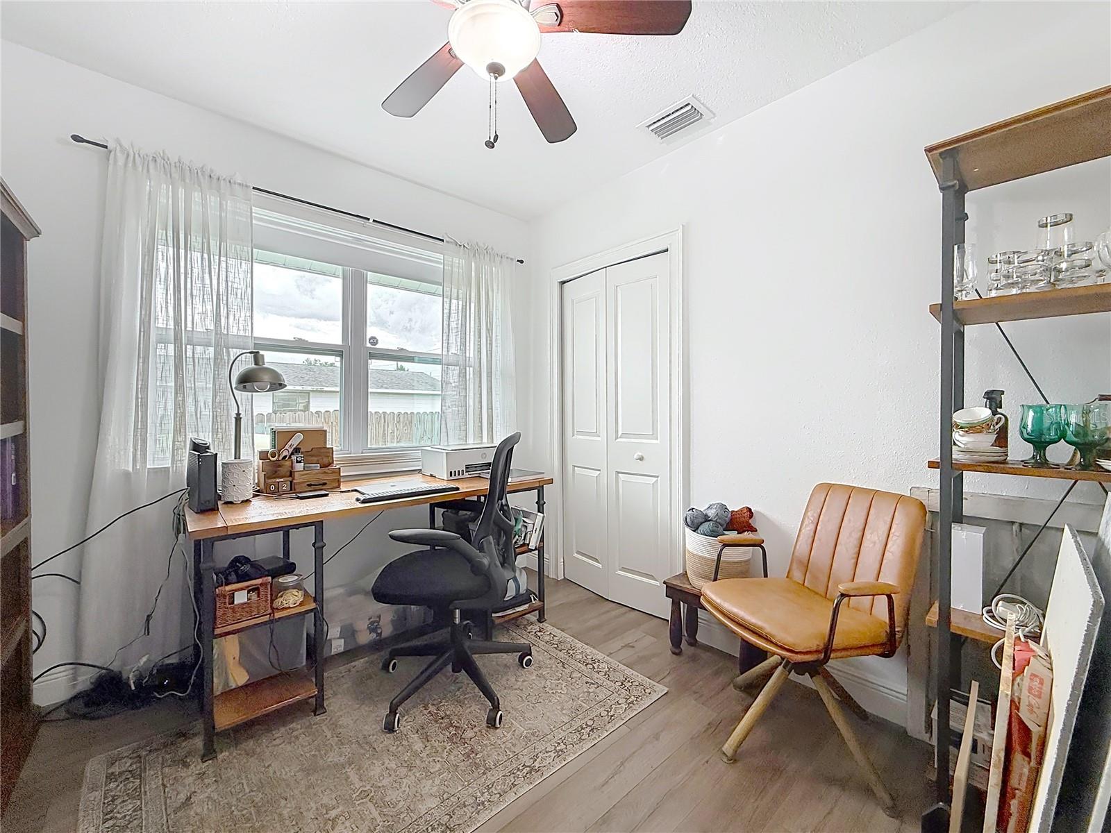 Listing photo id 33 for 4339 58 Avenue N