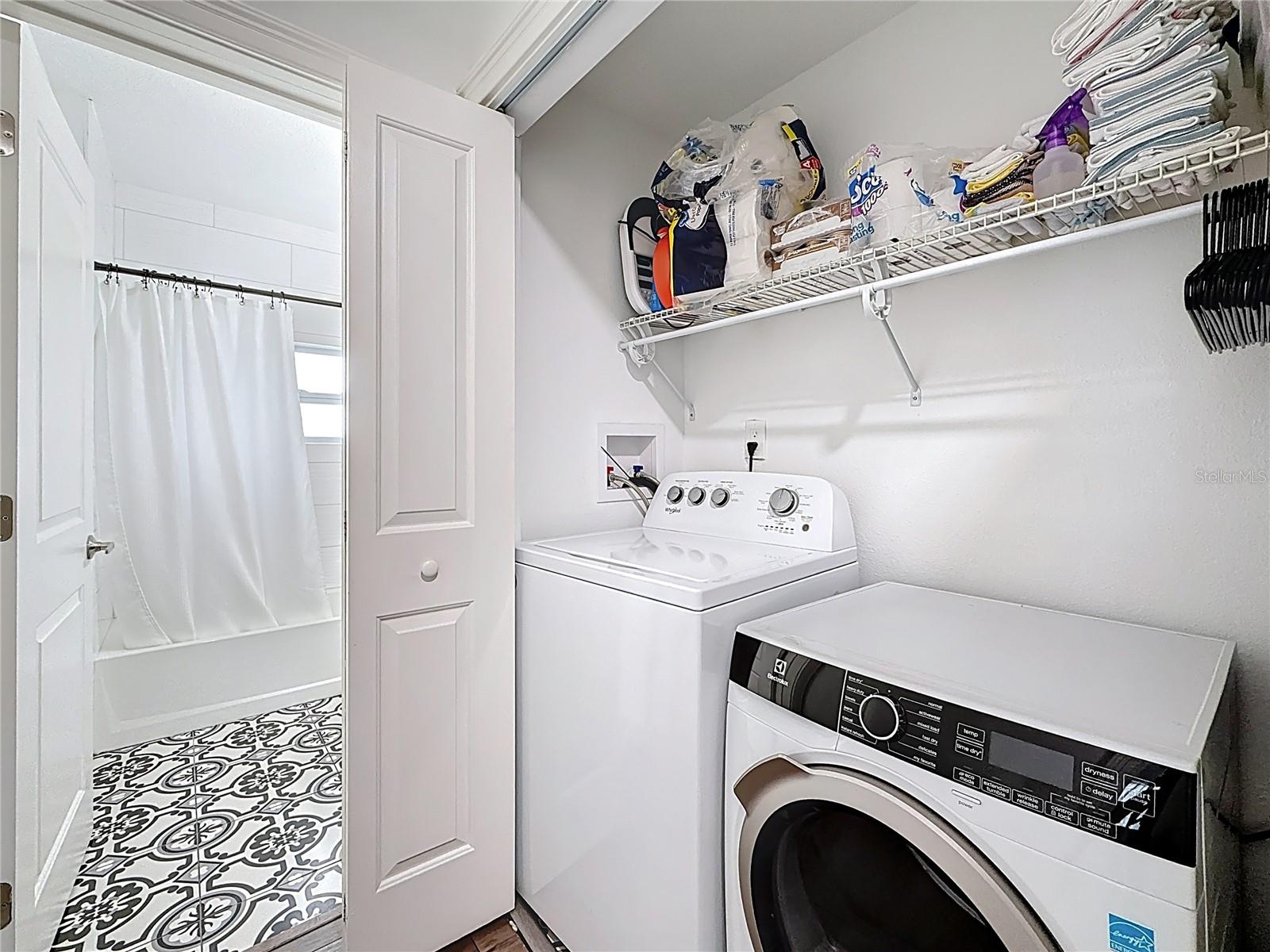 Listing photo id 38 for 4339 58 Avenue N
