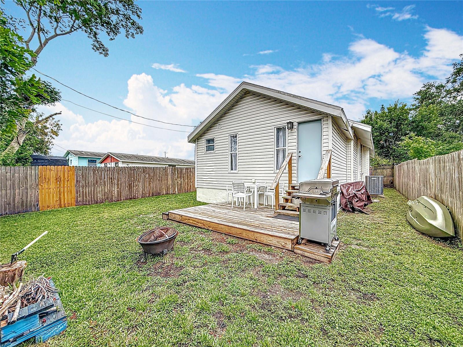 Listing photo id 42 for 4339 58 Avenue N