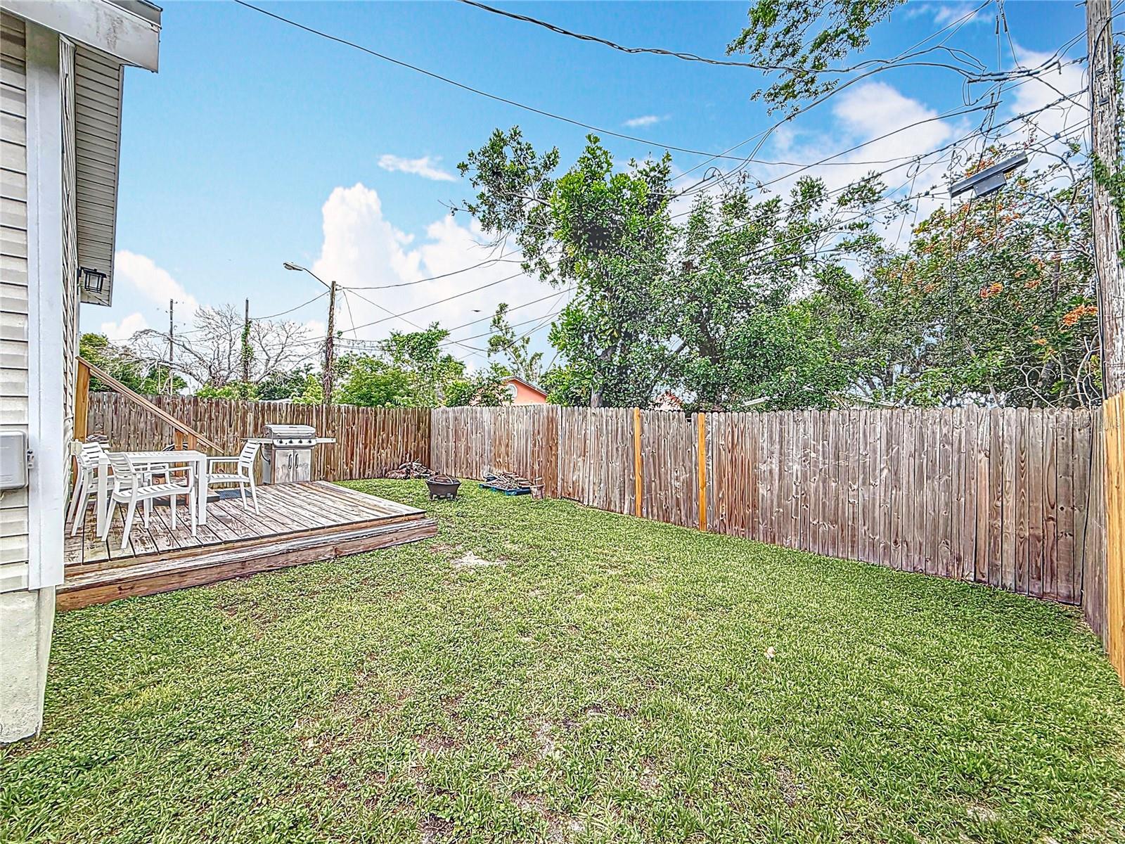 Listing photo id 43 for 4339 58 Avenue N