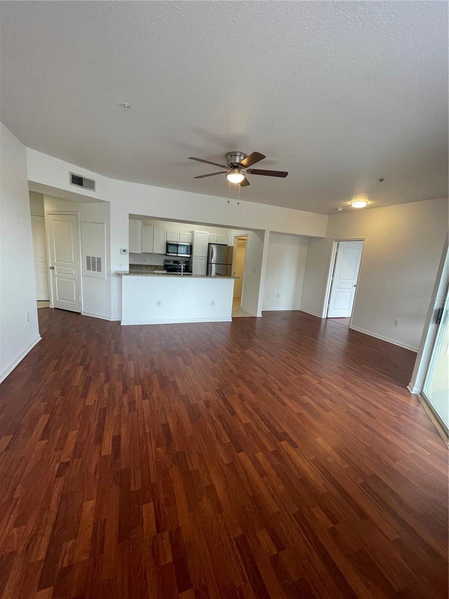 Image 4 of 24 For 5125 Palm Springs Blvd  10208