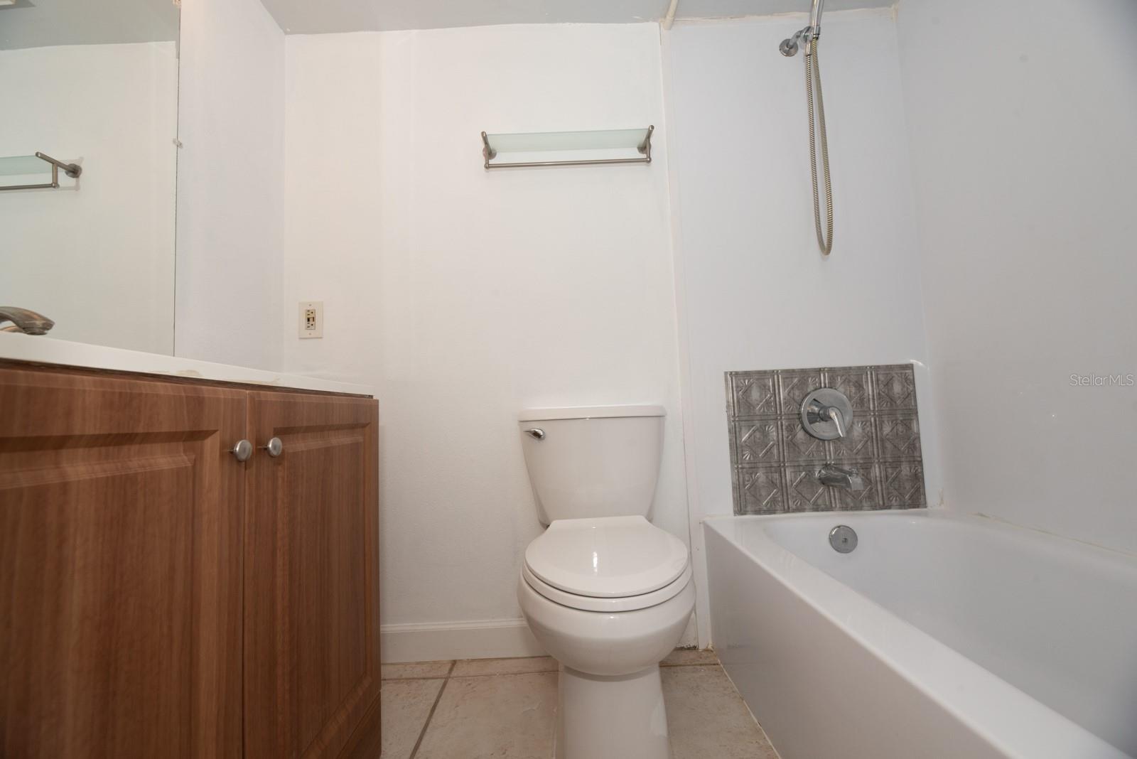 Image 10 of 13 For 4878 Gandy Boulevard D103