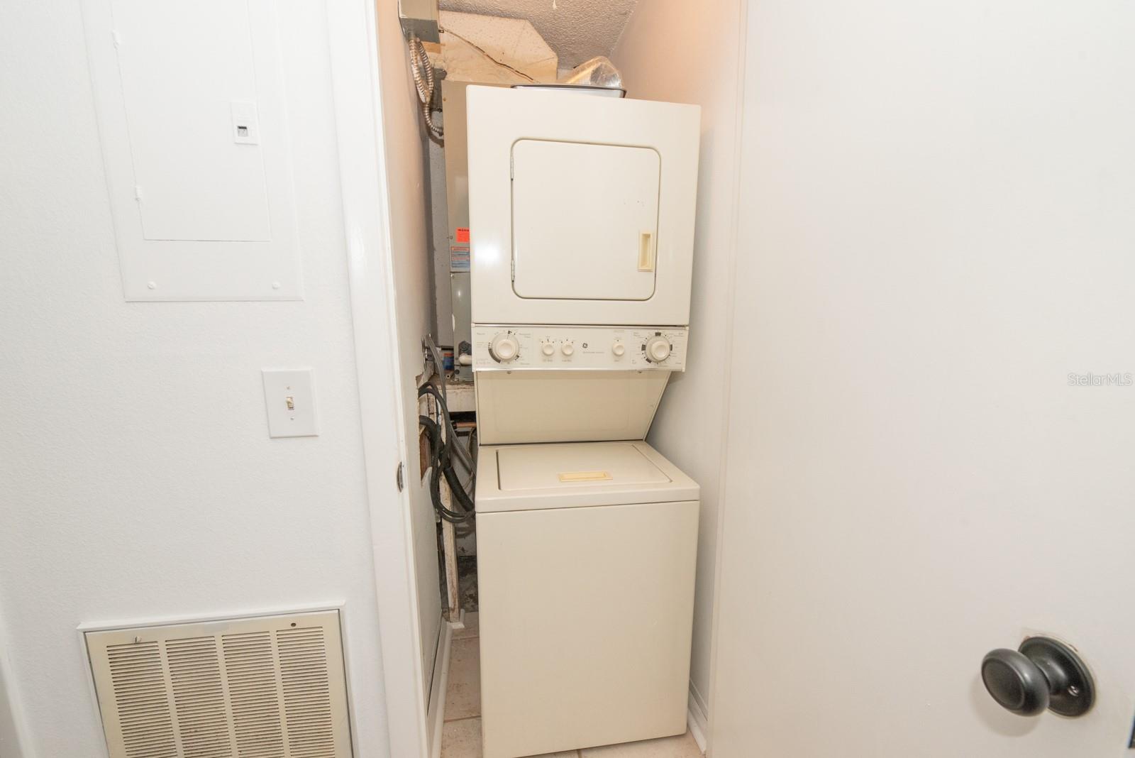 Image 11 of 13 For 4878 Gandy Boulevard D103