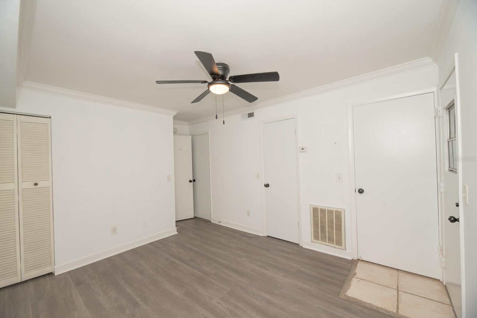 Image 8 of 13 For 4878 Gandy Boulevard D103
