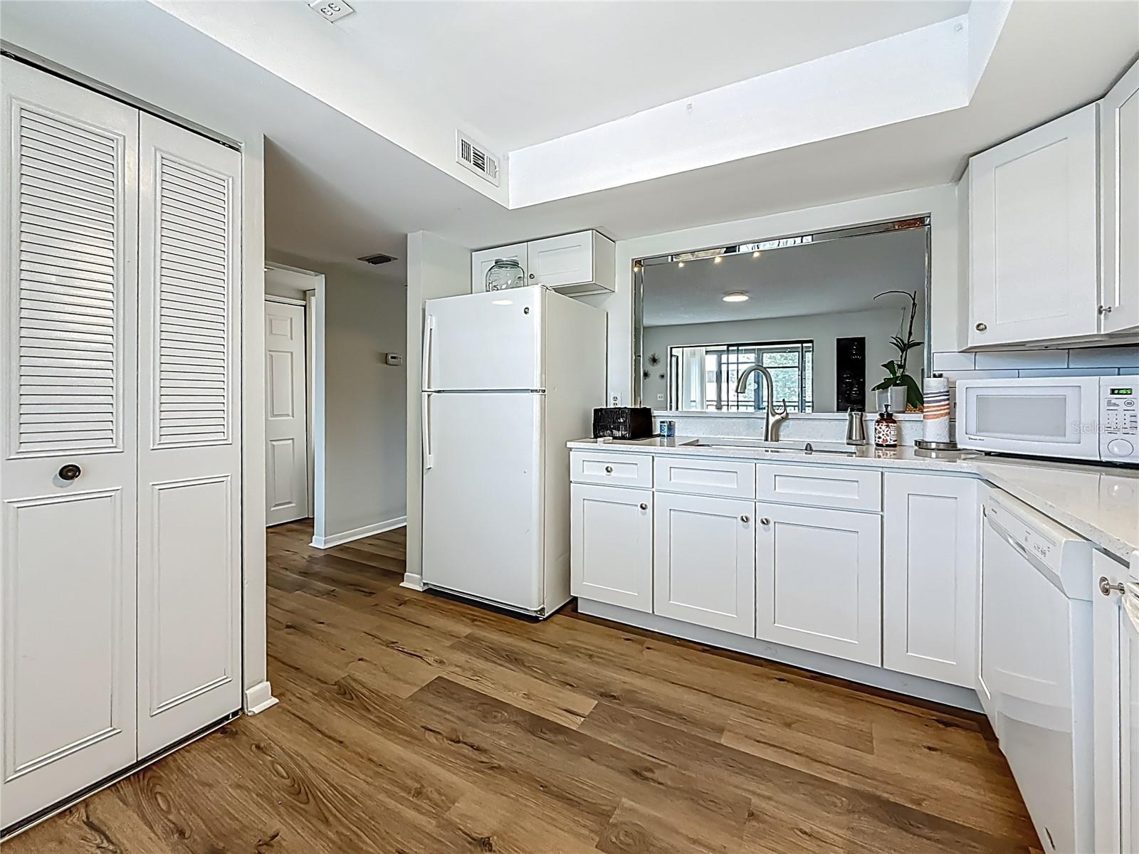 Image 10 of 41 For 2400 Winding Creek Boulevard 14-201