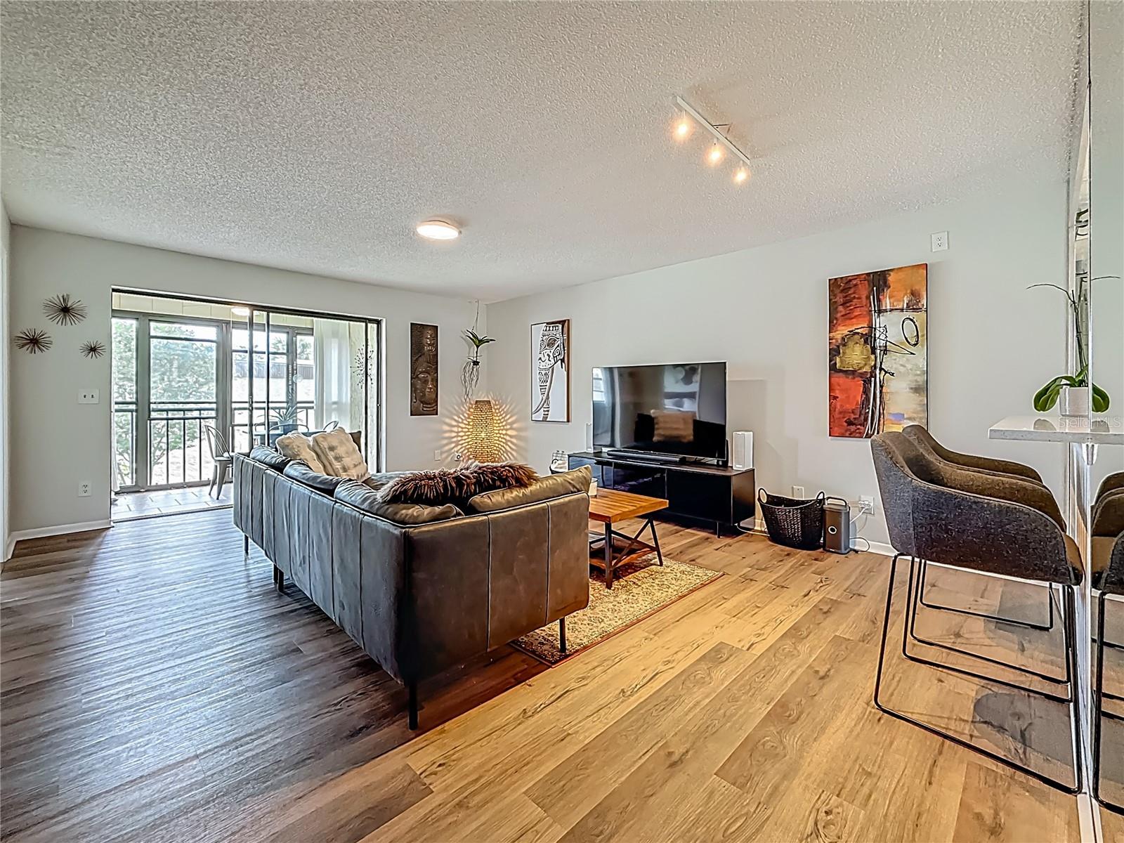 Image 14 of 41 For 2400 Winding Creek Boulevard 14-201