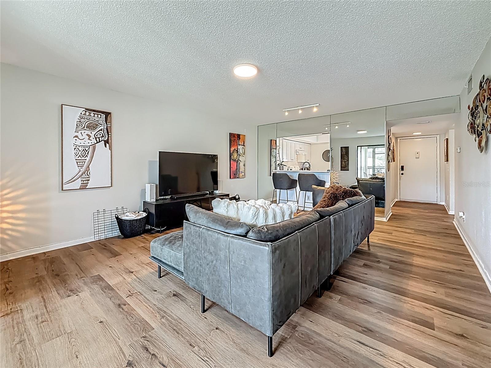 Image 18 of 41 For 2400 Winding Creek Boulevard 14-201