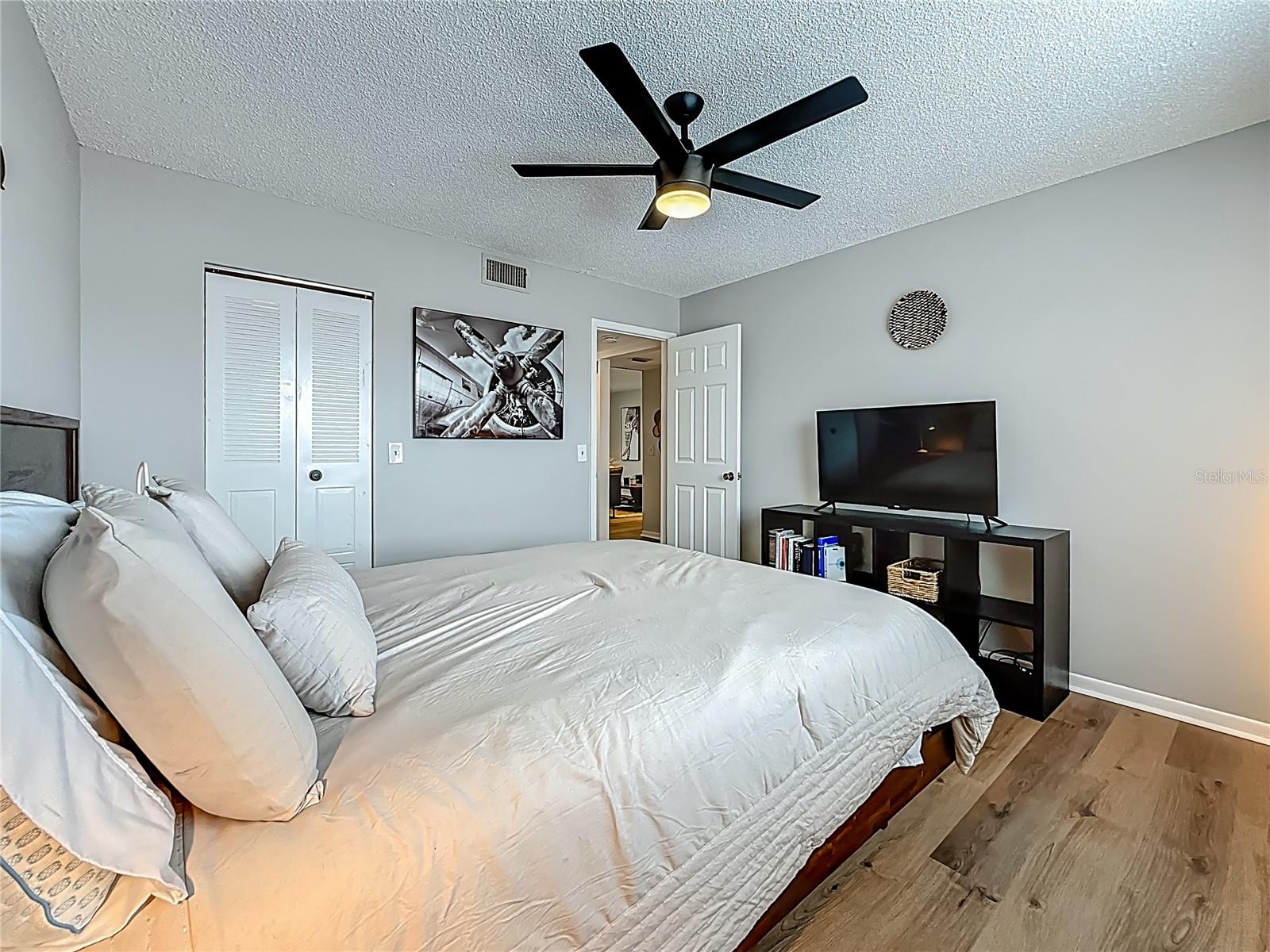 Image 21 of 41 For 2400 Winding Creek Boulevard 14-201