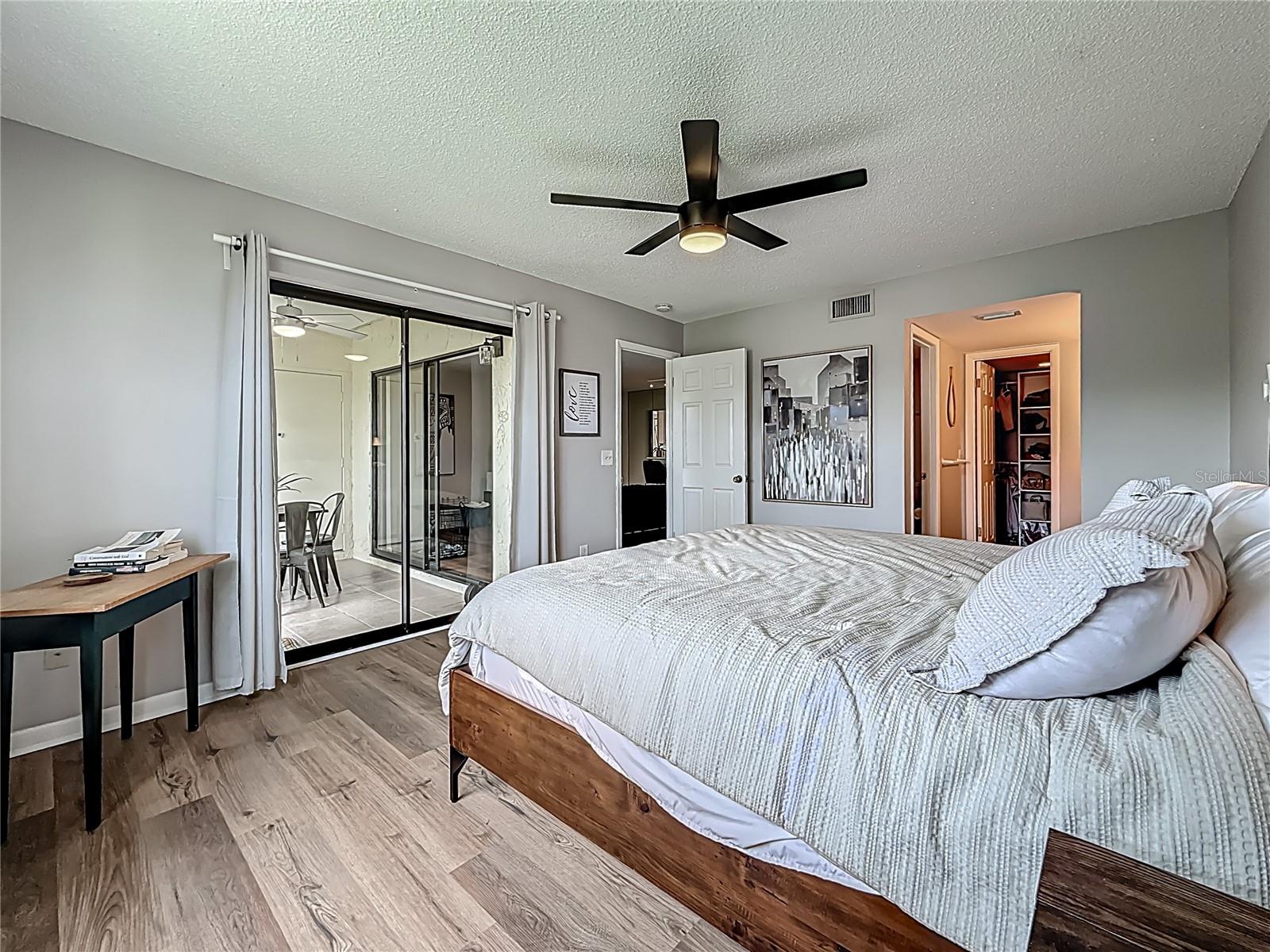 Image 29 of 41 For 2400 Winding Creek Boulevard 14-201