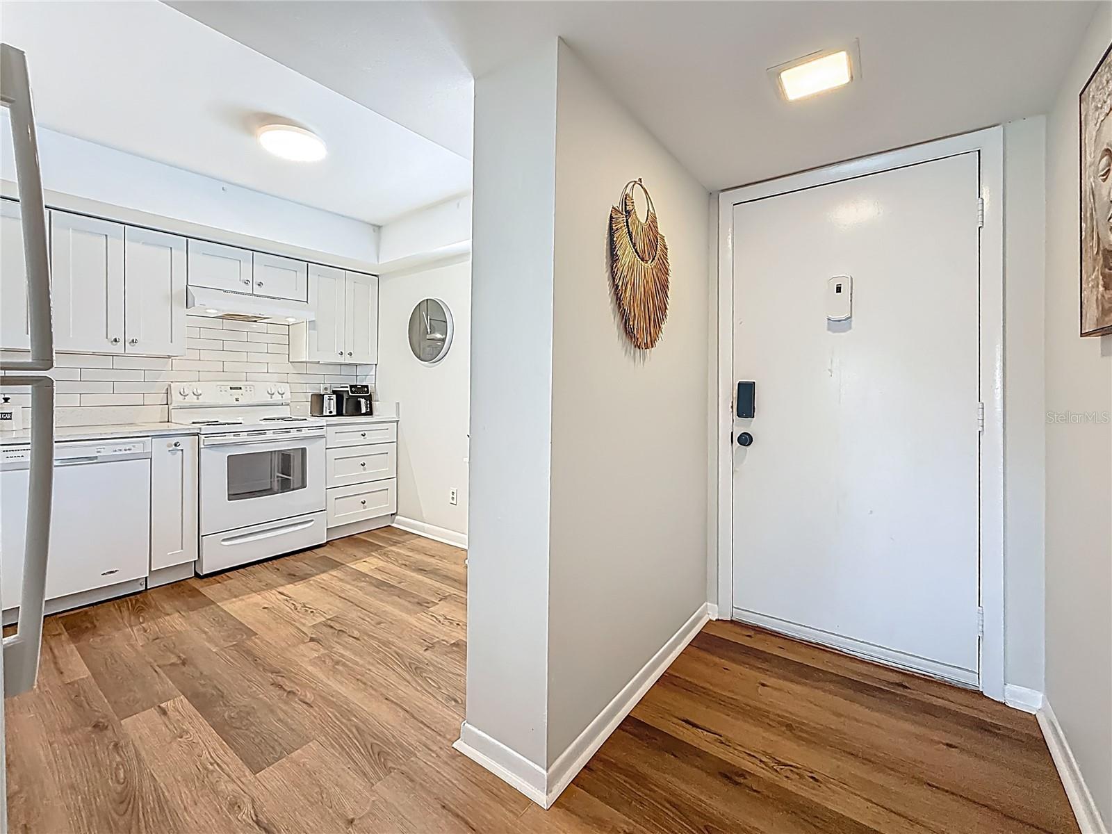 Image 5 of 41 For 2400 Winding Creek Boulevard 14-201