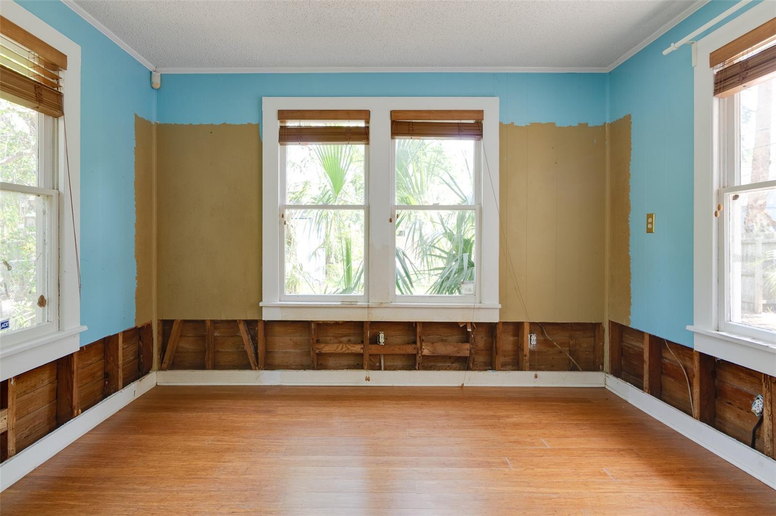 Image 13 of 32 For 317 19th Avenue S