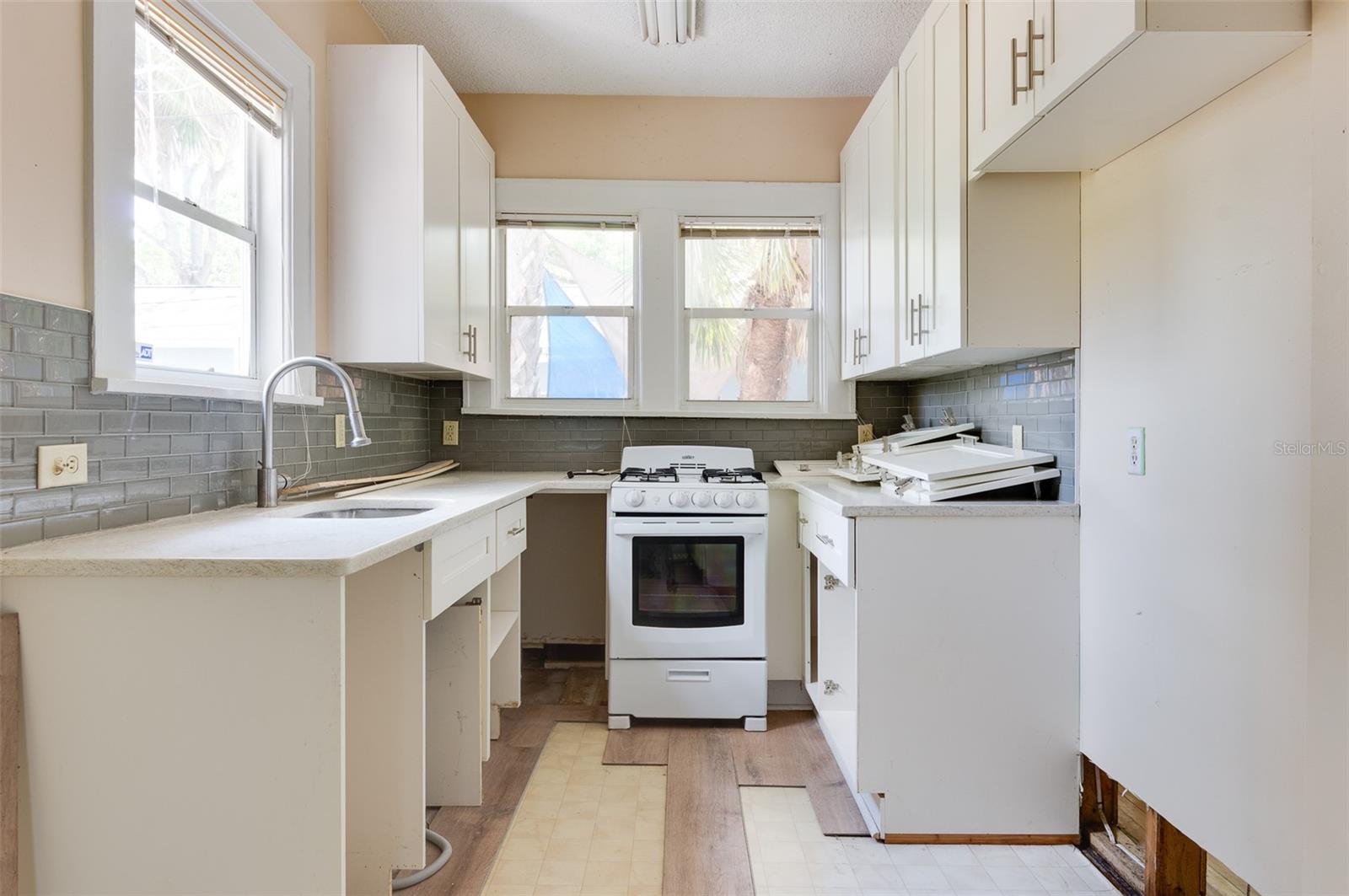 Image 15 of 32 For 317 19th Avenue S