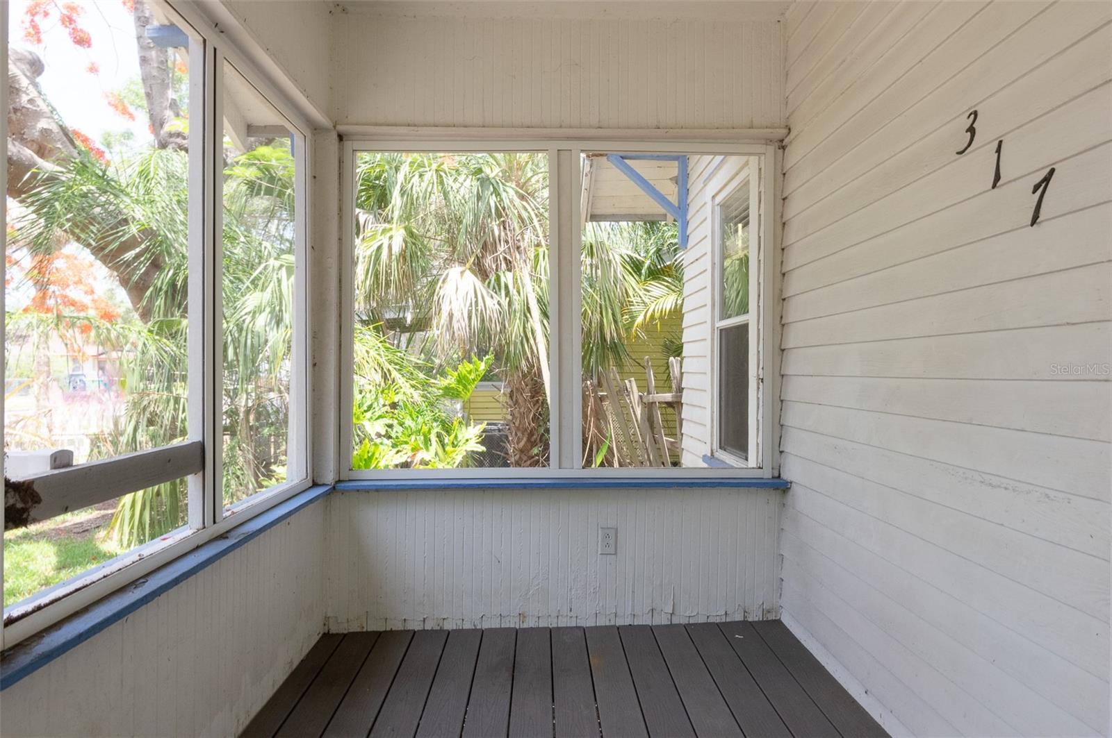 Image 4 of 32 For 317 19th Avenue S