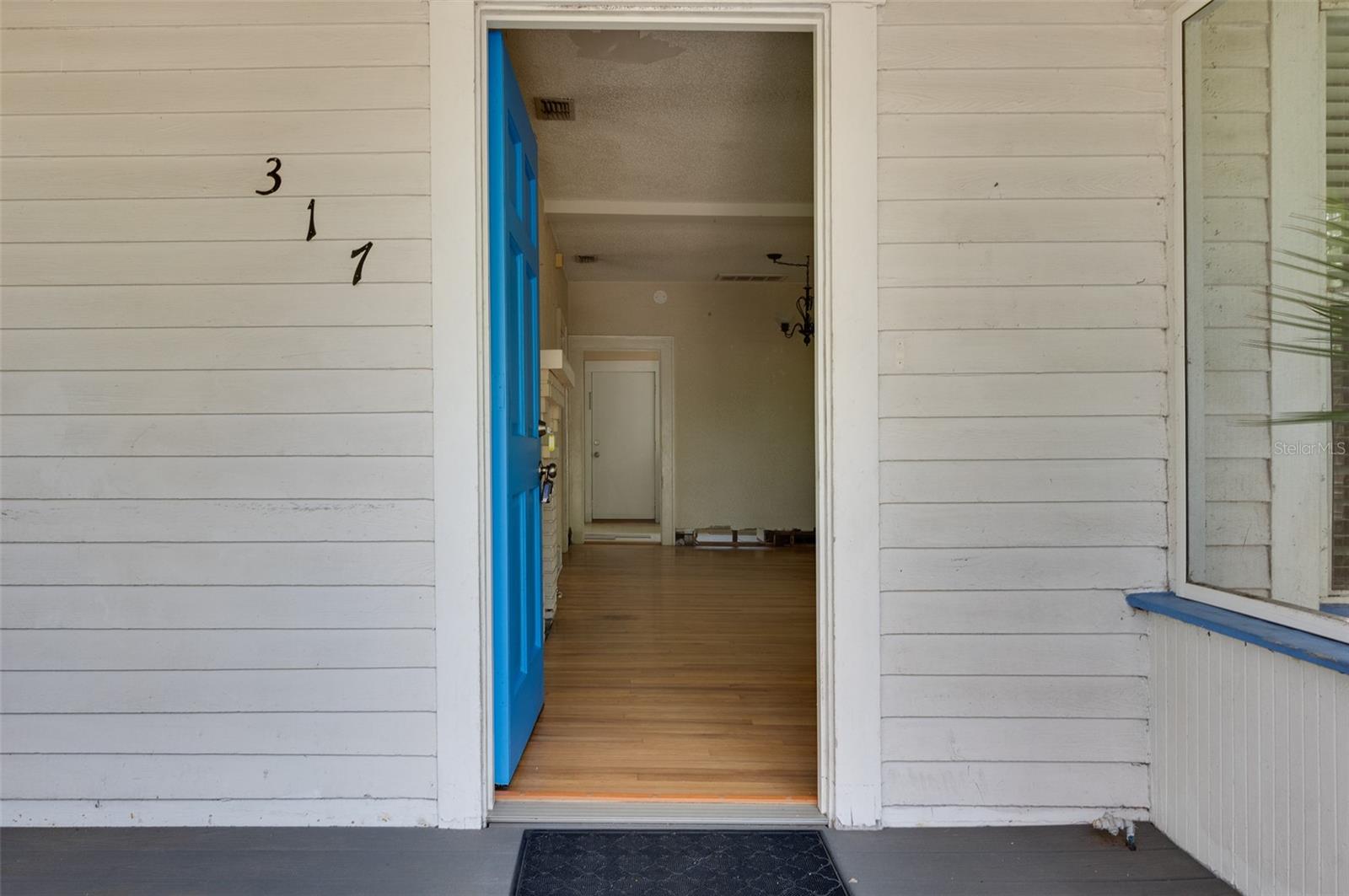 Image 5 of 32 For 317 19th Avenue S