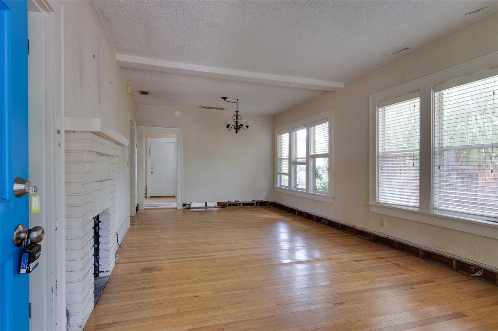 Image 6 of 32 For 317 19th Avenue S
